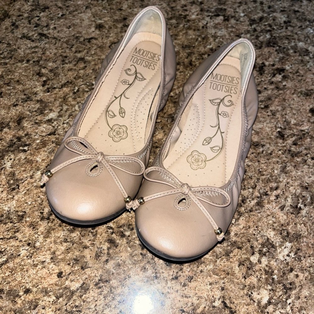 Mootsies Tootsies Taupe Bow Ballet Flats